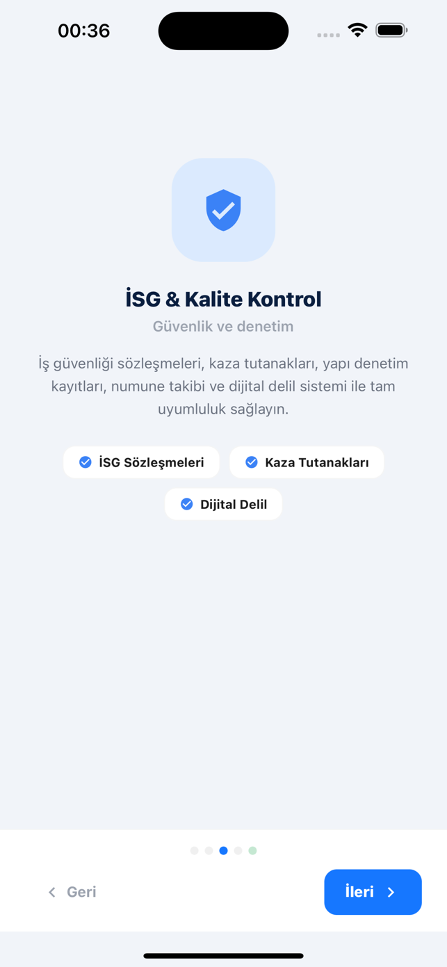 SantiyePro telefon tanıtım ekranında İSG ve kalite kontrol başlığı; İSG sözleşmeleri, kaza tutanakları ve dijital delil rozetleri